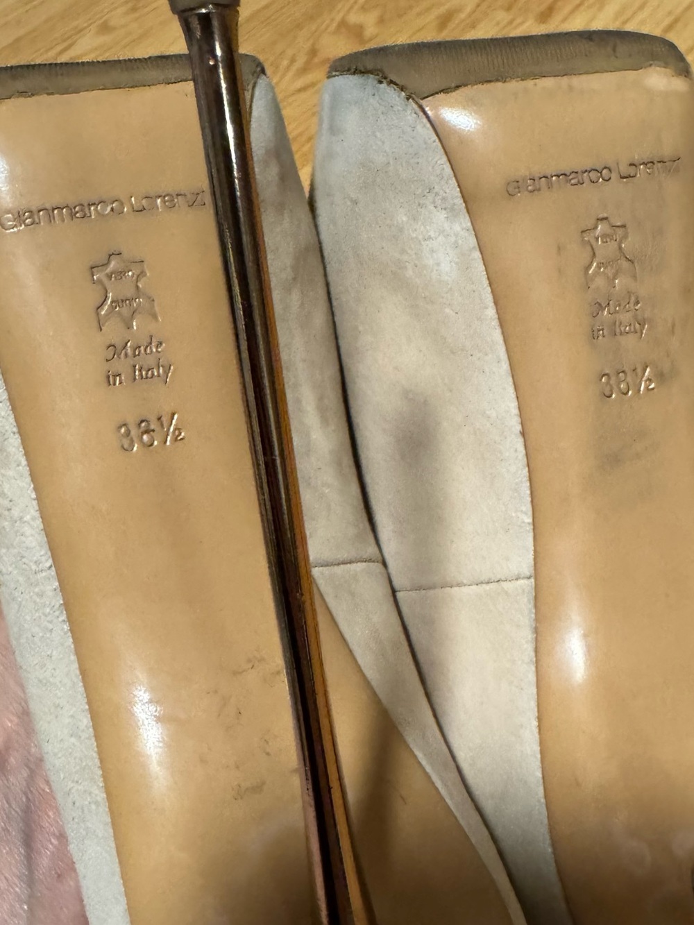 Gianmarco Lorenzi Beige and Gold Peep-Toe Pumps EU 38.5 / US 8 - Picture 13 of 16